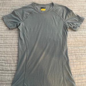 Icebreaker Zone 150 Top Merino Wool Small